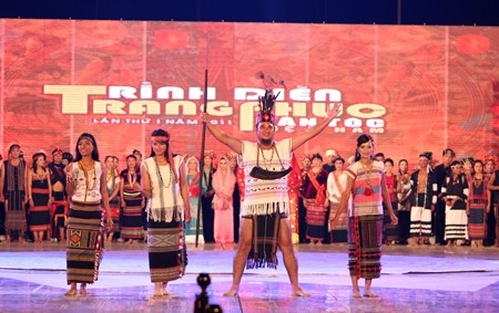 Les Brâu : les costumes traditionnels - ảnh 1